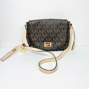 Michal Kors crossbody messenger bag